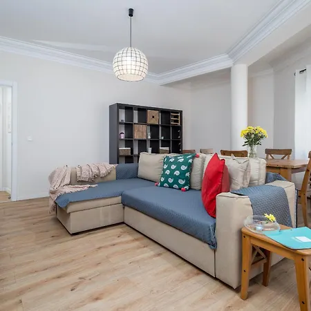 Beguest Tejo River Lisbon